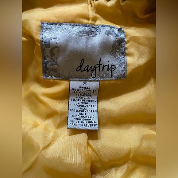 Button up sweater vest - Picture 5 of 5